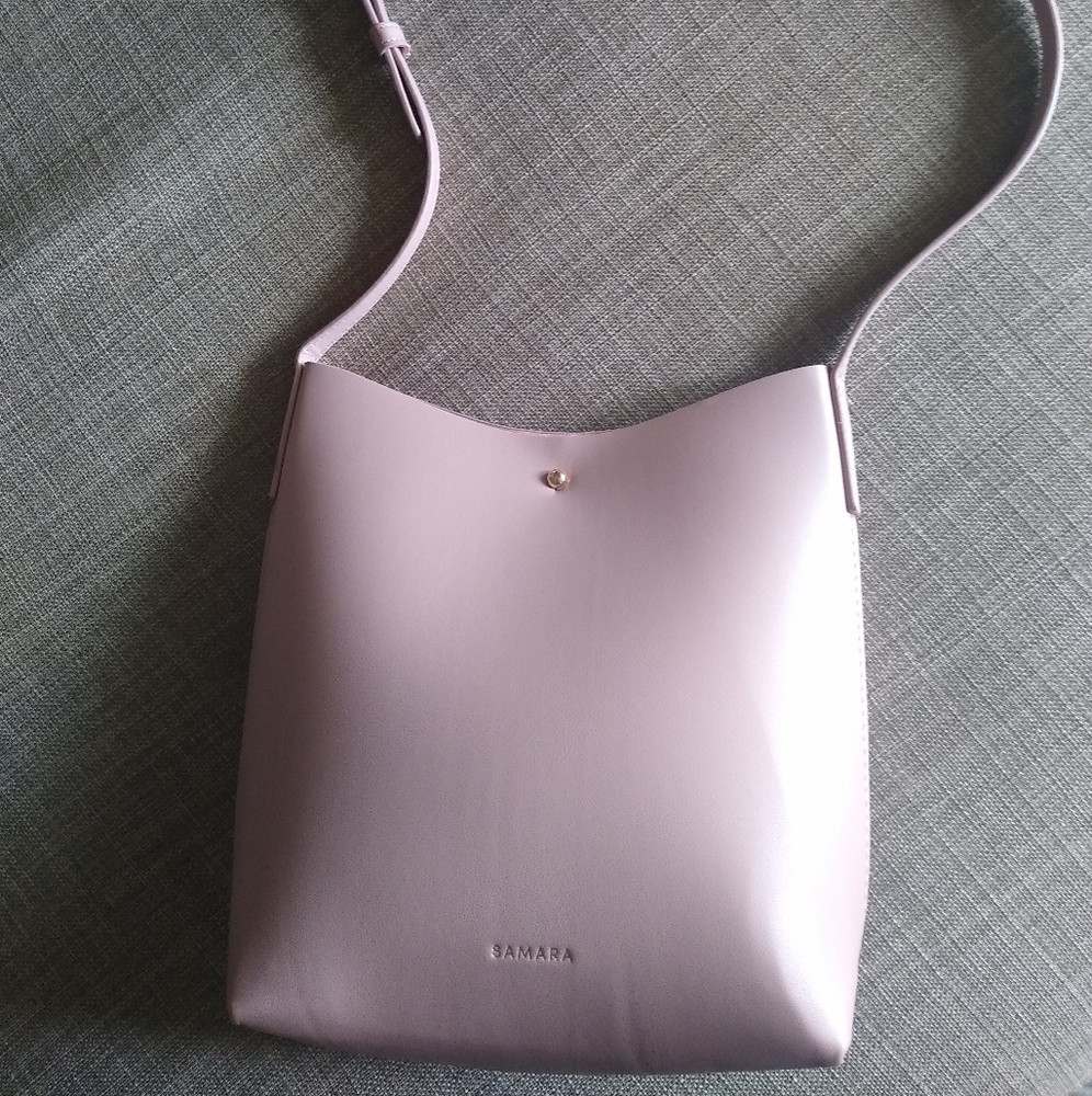 Samara Medium Shoulder Bag in Peony